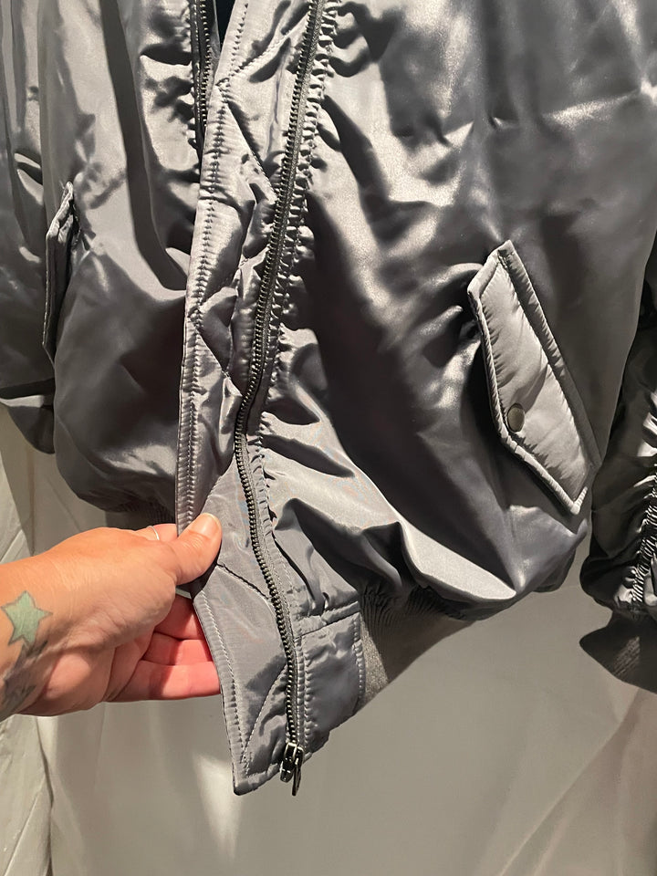 H &amp; M Divided Puffer Jacket - Zip Closure
