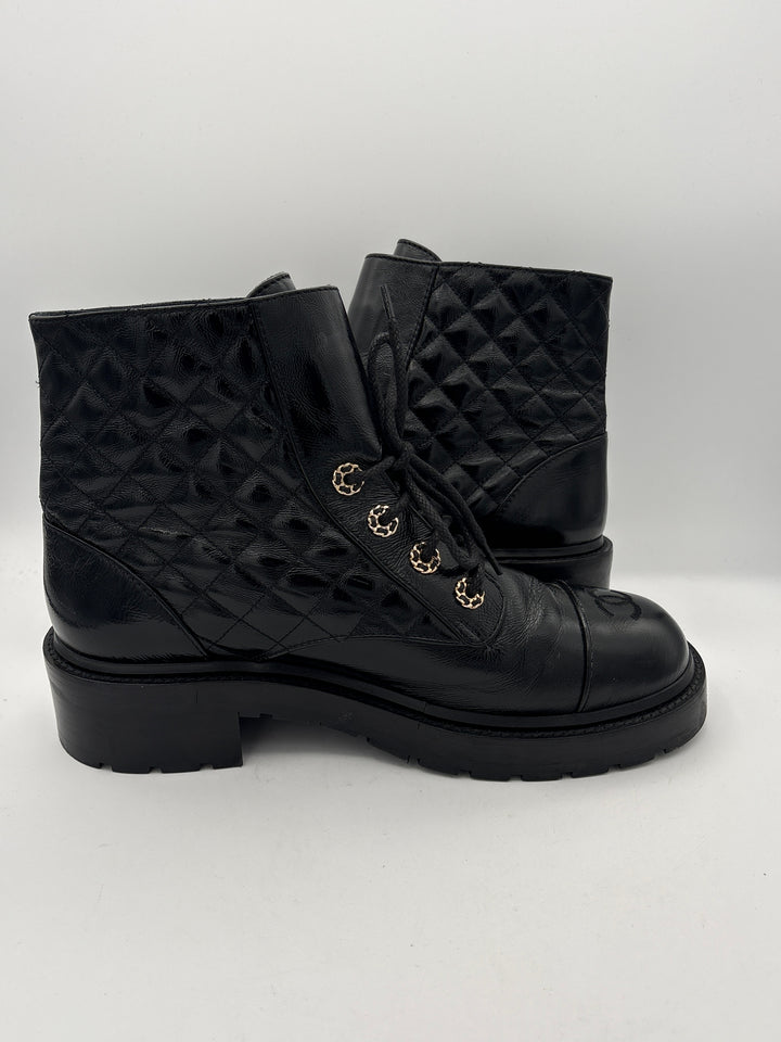 Chanel Womens 2020 Black Quilted Patent Leather Combat Boots Size 10