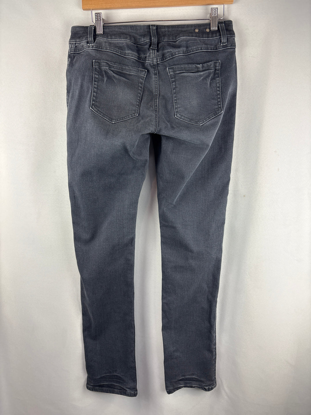 Women’s Cabi Size 4 Muted Gray Skinny Jeans