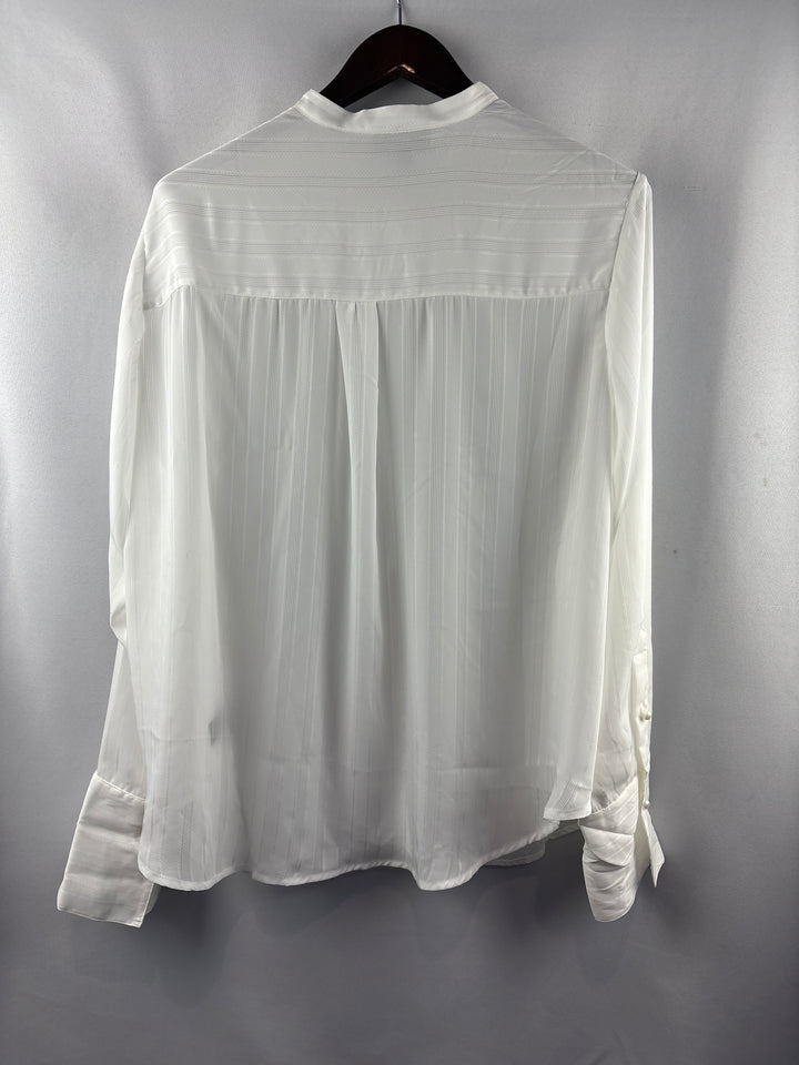 Women’s Studio Torrid Size 2 White Button Up Blouse