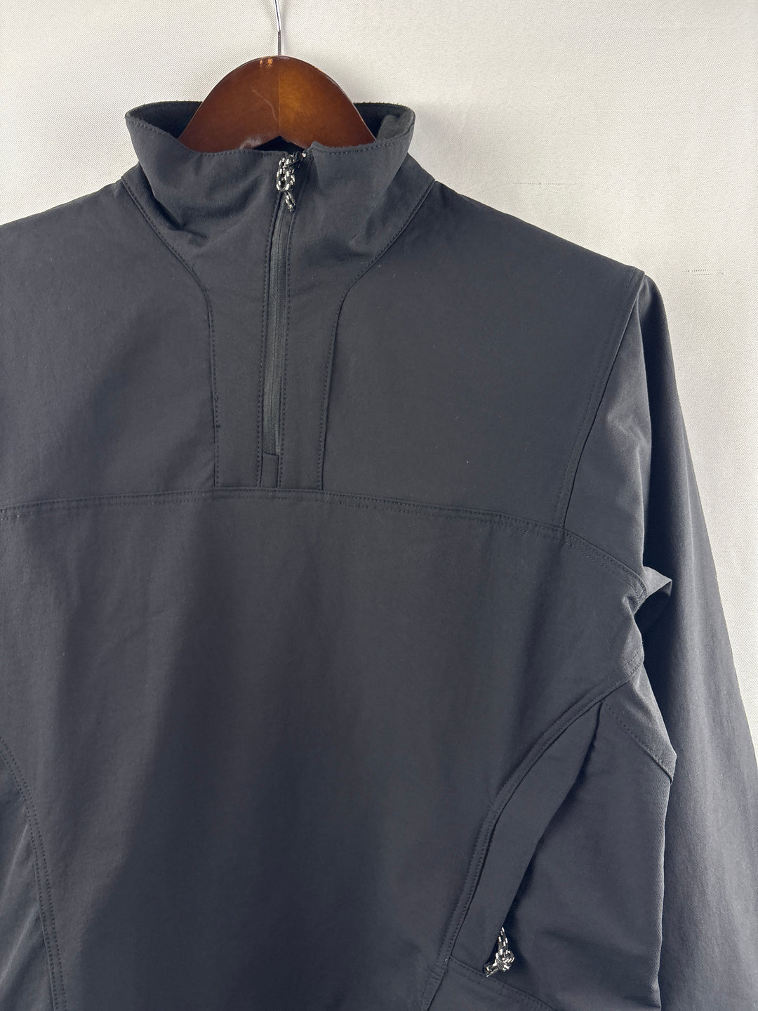 Women’s Montana Mountaineering Medium Black Half Zip Pullover