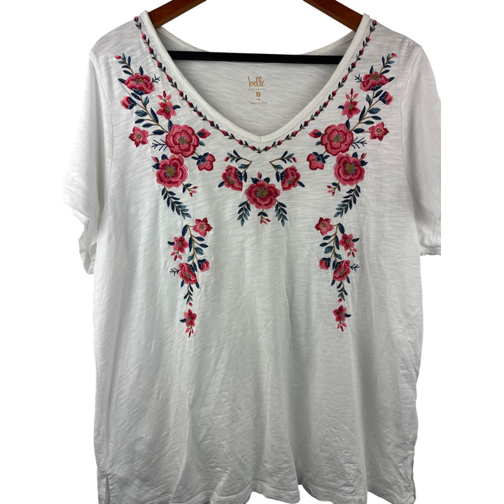 Belle Kim Gravel 1X Hand Embroidered Floral White Tee