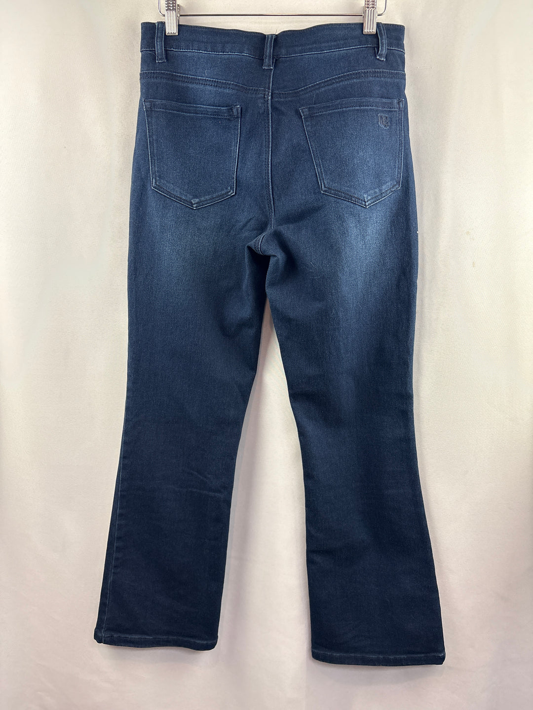 Women’s DG2 Size 6P Medium Wash Blue Straight Leg Jeans