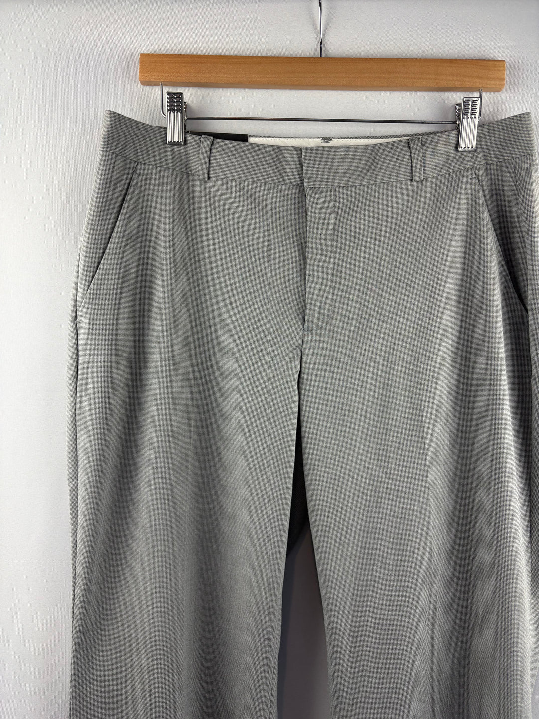 Women’s Banana Republic Size 10 Light Gray Pleated Pants