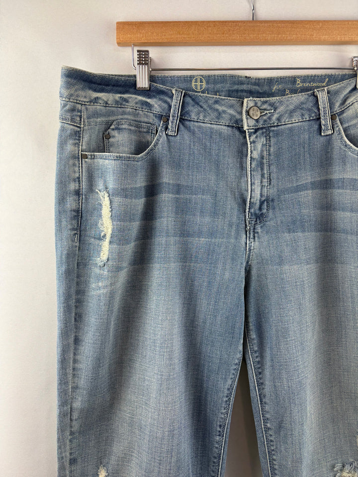 Women’s Hot in Hollywood Size 14 Light Was Blue Distressed Straight Jeans