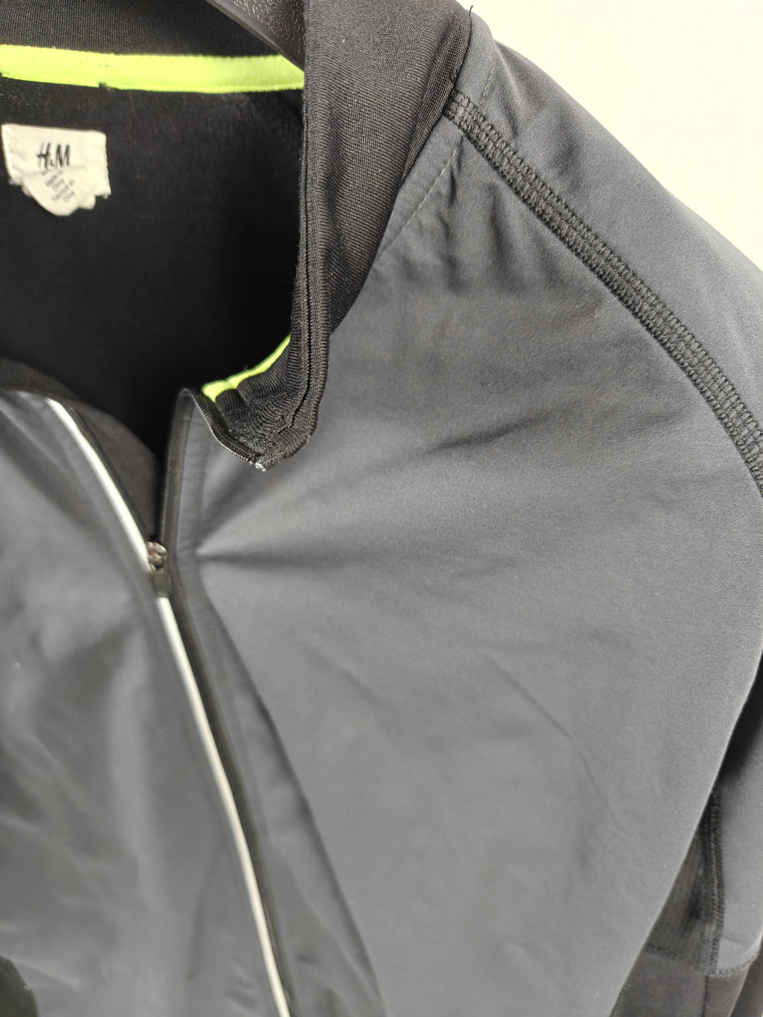 Men’s H&amp;M Sport Running Jacket Black Gray XL