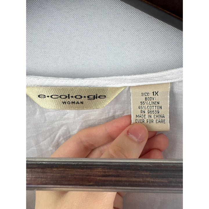 Women’s e-col-o-gie Size 1X White 3/4 Length Sleeve Blouse w/ Black Embroidery