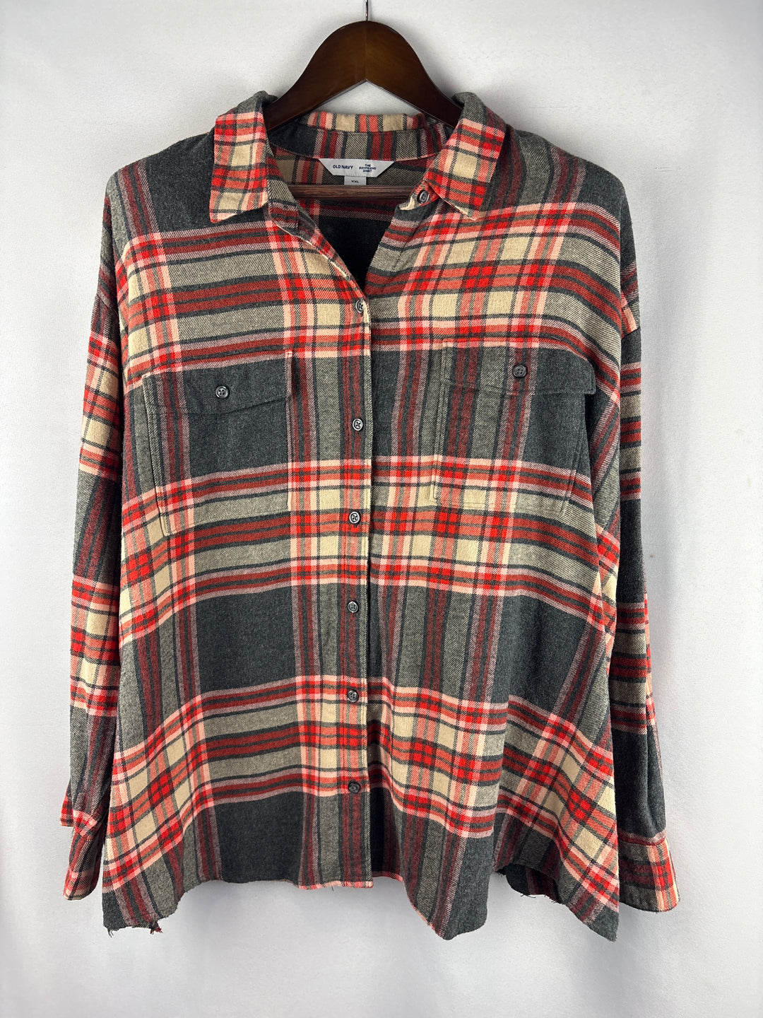 Women’s Old Navy XXL Gray, Red &amp; Tan Flannel Shirt