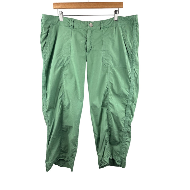 Women’s Fresh Produce XXL Sage Green Cargo Capris