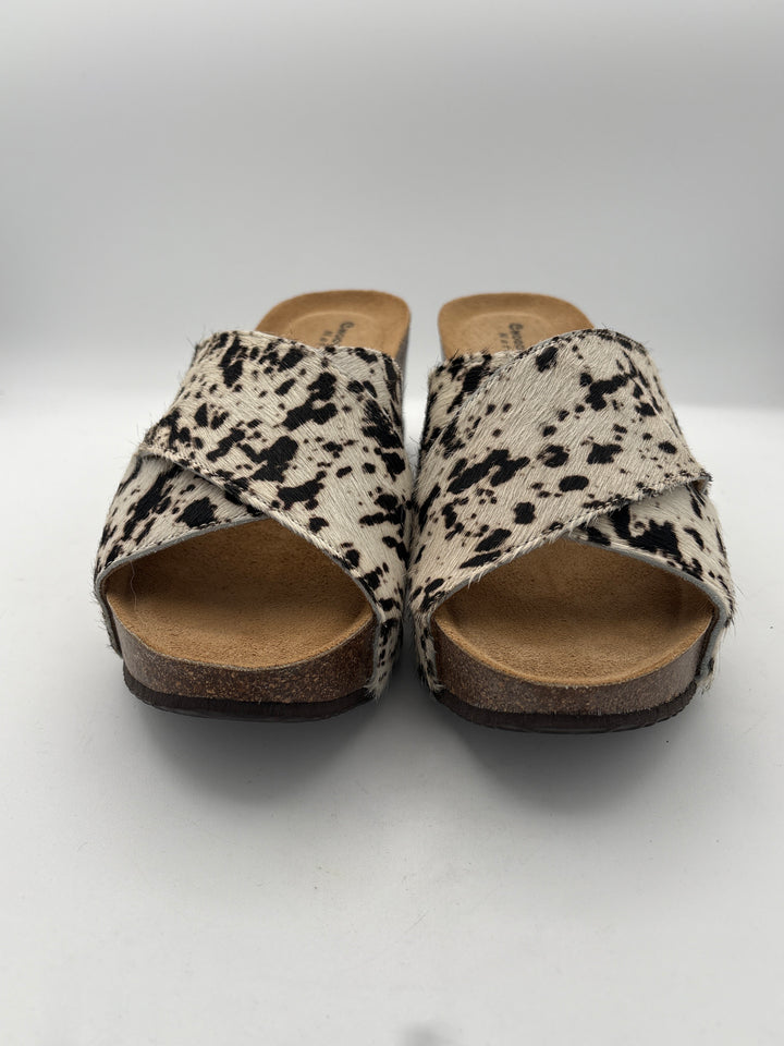 Women’s Chocolat Blu Size 10 Cow Print Wedge Sandals