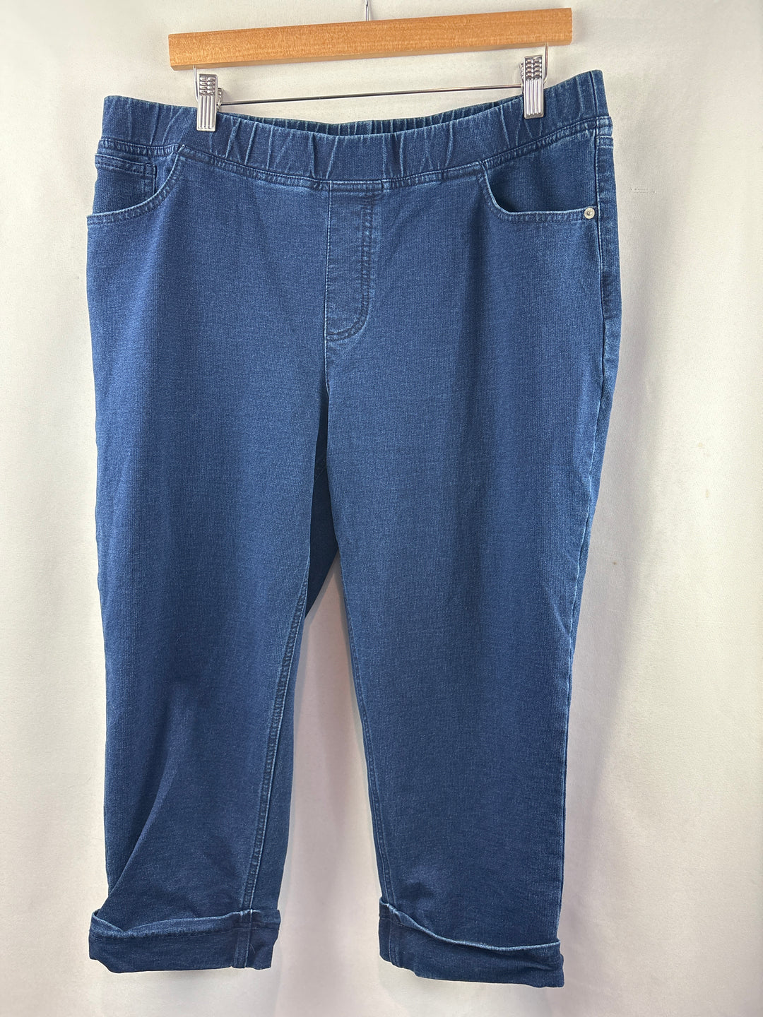 Women’s D&amp;Co Size 16 Dark Blue Capri Jeans