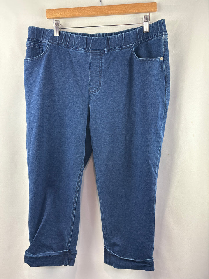 Women’s D&amp;Co Size 16 Dark Blue Capri Jeans