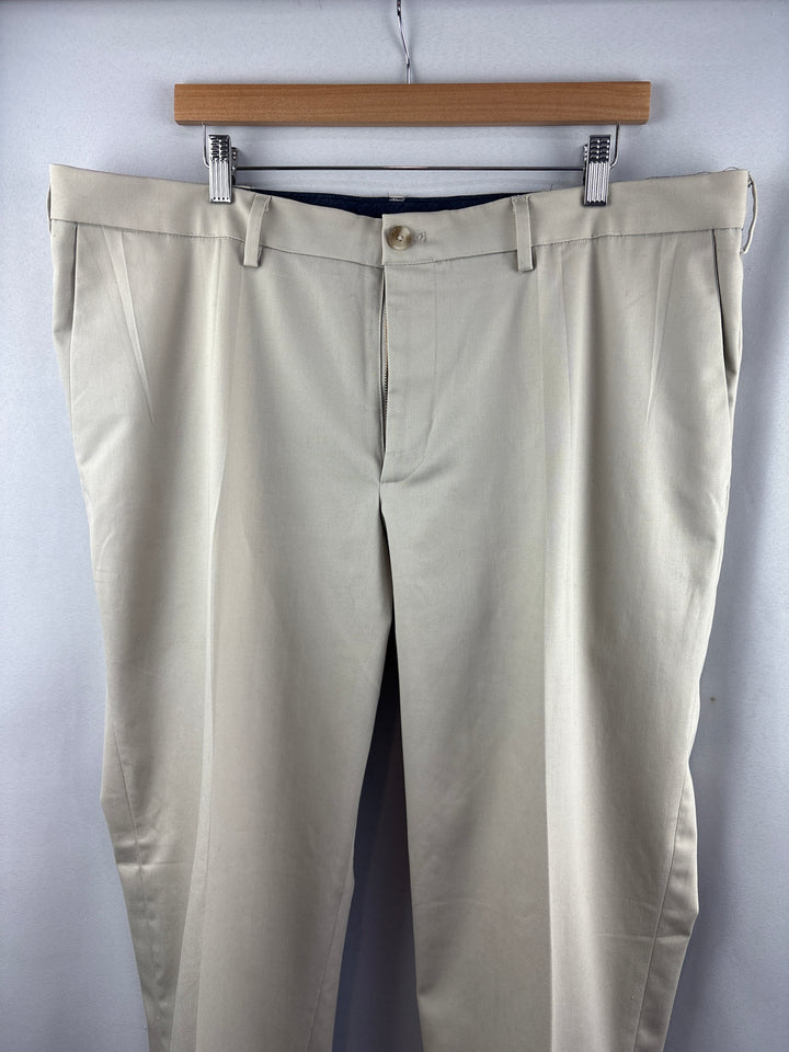 Men’s Dockers Size 40x32 Khaki Pleated Dress Pants