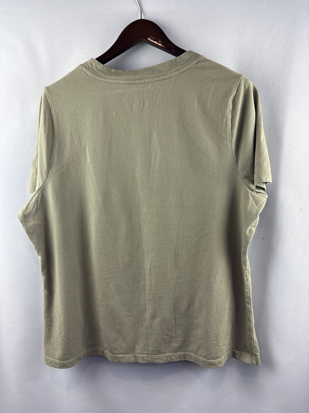 Women’s D&amp;Co. Size XL Taupe V-Neck T-Shirt