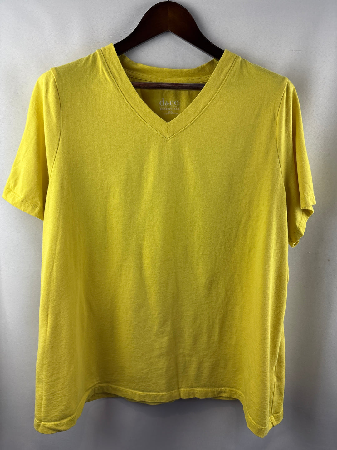 Women’s D&amp;Co XL Mustard Yellow V-Neck T-Shirt