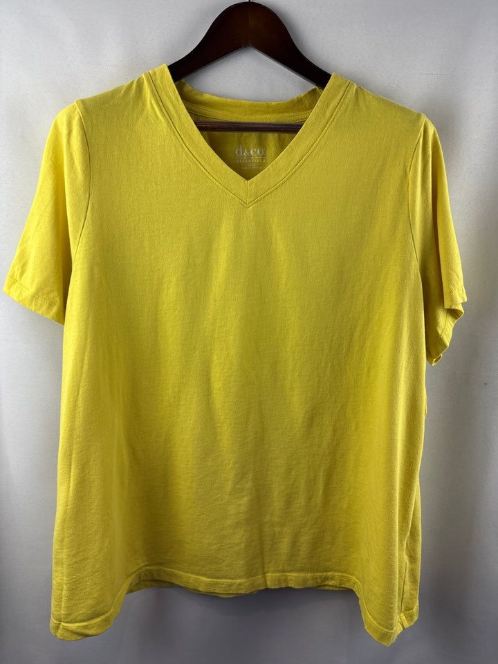 Women’s D&amp;Co XL Mustard Yellow V-Neck T-Shirt