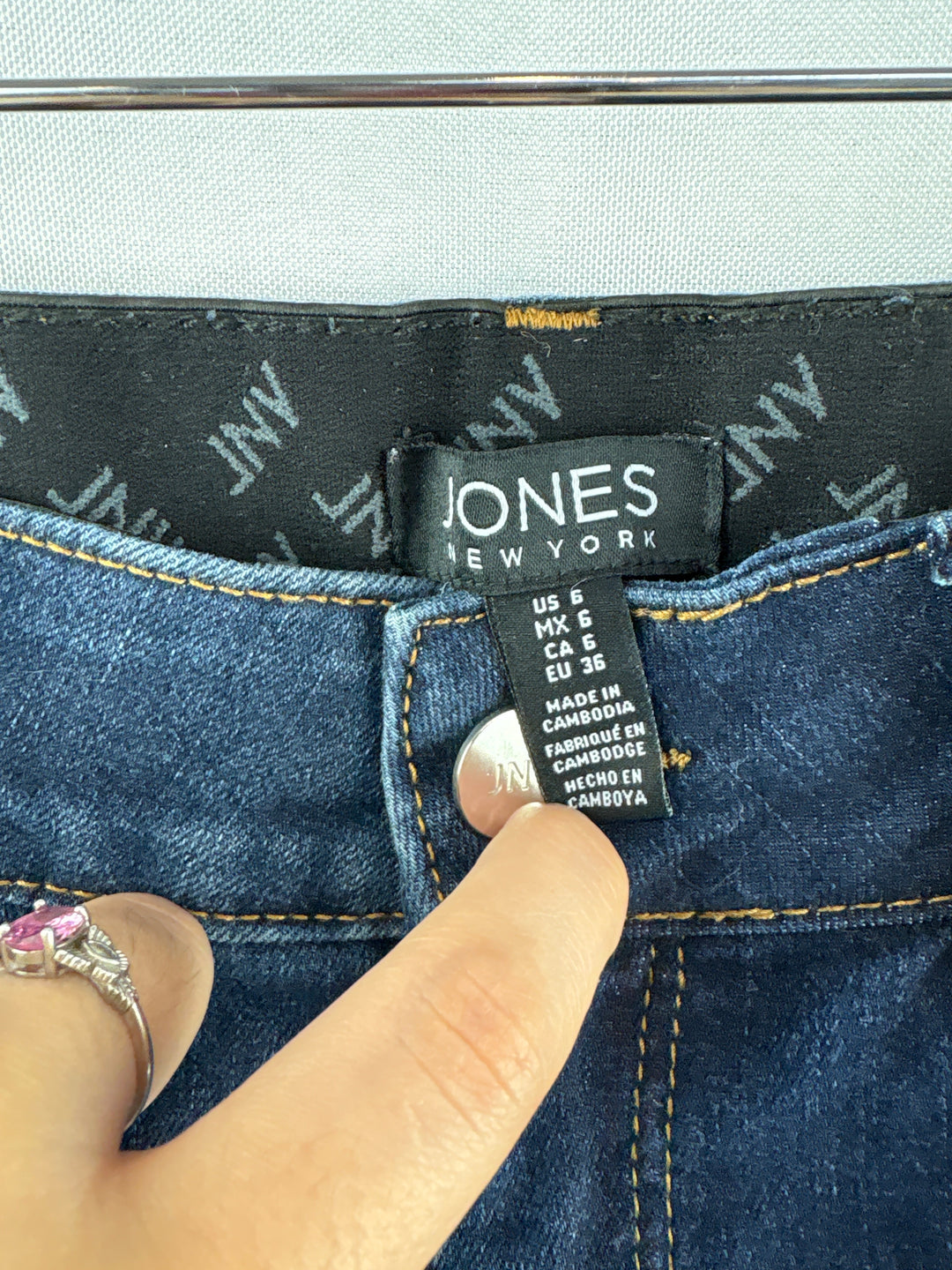 Women’s Jones New York Size 6 Dark Blue Skinny Jeans