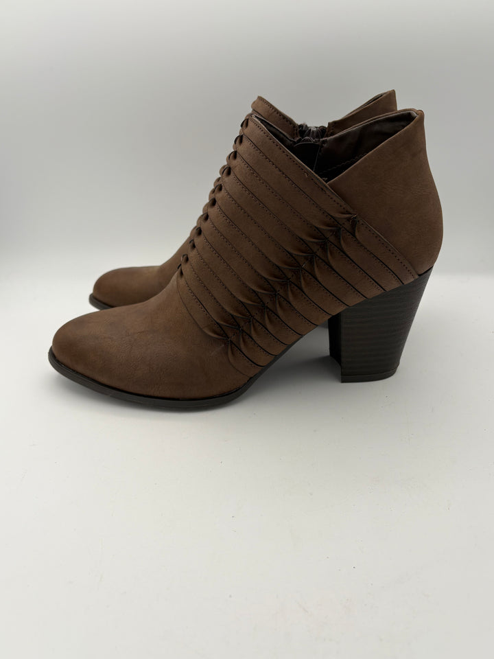 Women’s Fergalicious Size 8 Brown Leather Ankle Boots