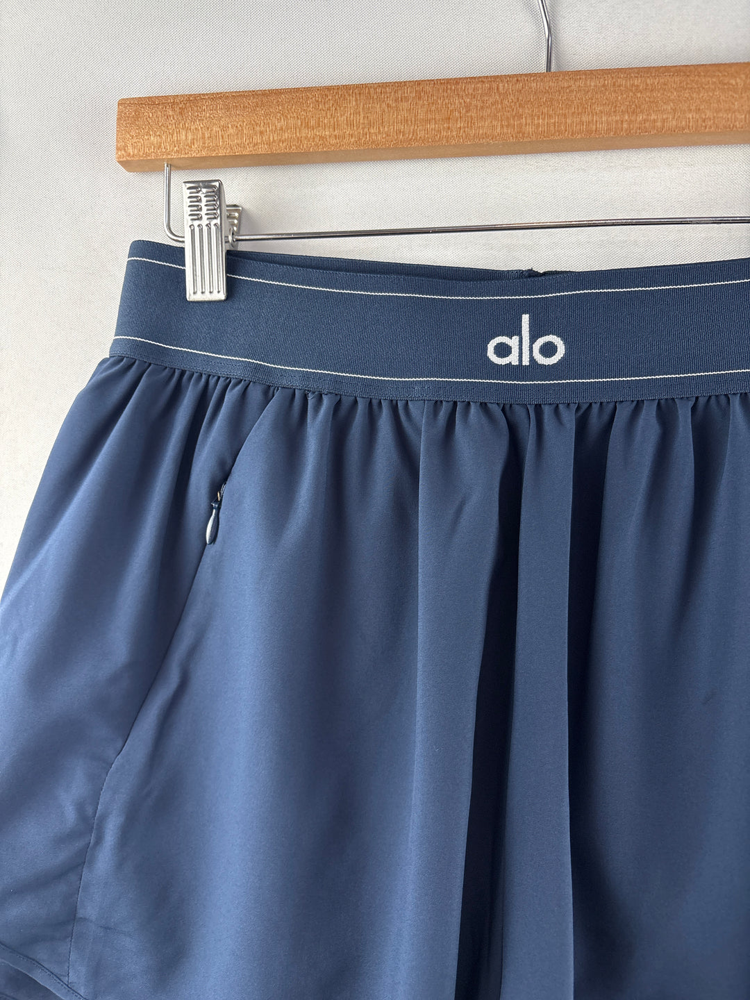 Women’s Alo Medium Navy Ruffled Sports Skort