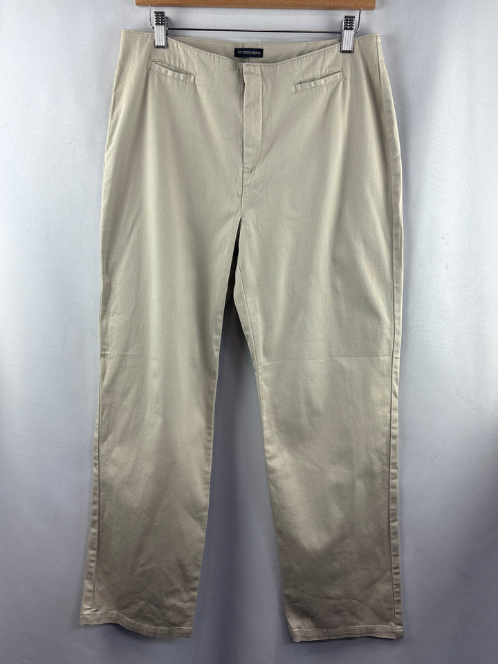 Women’s Dockers Size 10 Khaki Straight Leg Pants