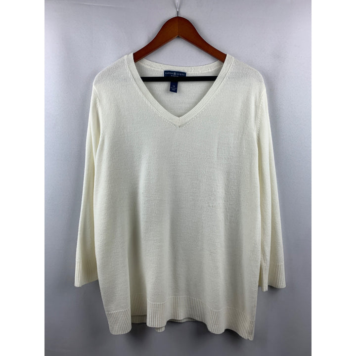 Woman’s Karen Scott White V Neck Sweater Size 1X