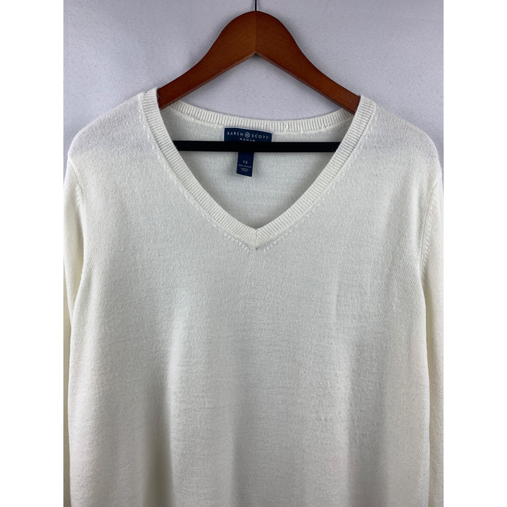 Woman’s Karen Scott White V Neck Sweater Size 1X