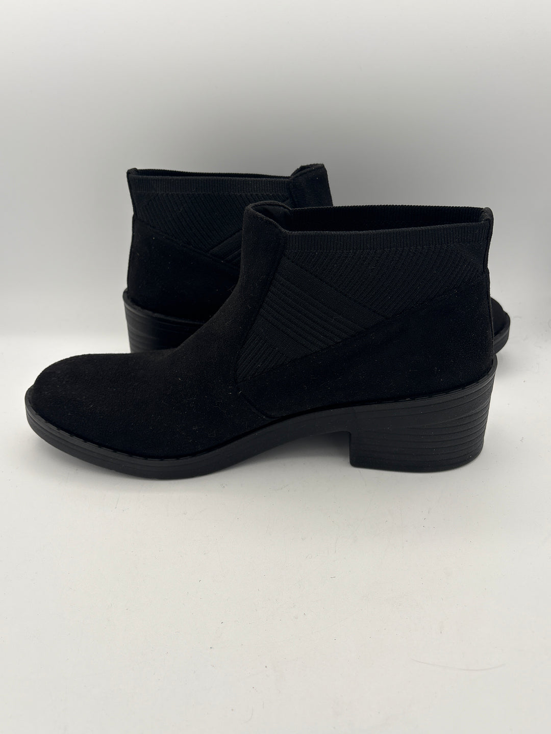 Women’s LifeStride Size 10 Black Suede Ankle Boots