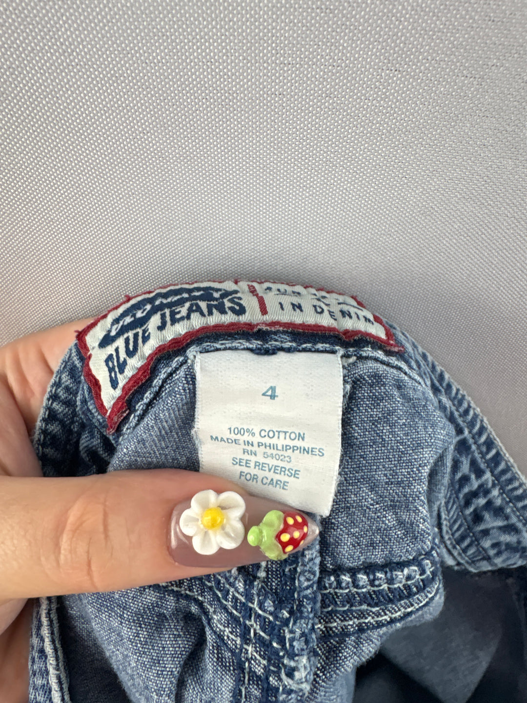 Women’s Old Navy Size 4 Blue Mini Jean Shorts w/ Floral Accents