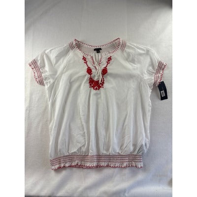 Women’s Tommy Hilfiger Size 1X White with Red Detailing Short Sleeve Shirt.