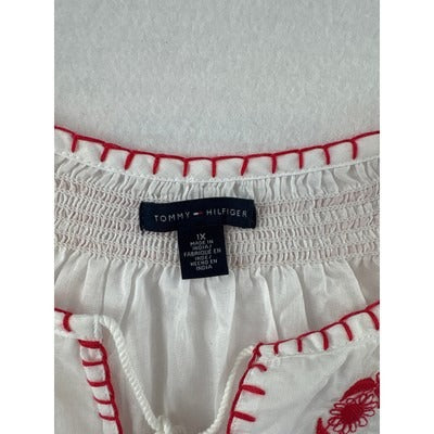 Women’s Tommy Hilfiger Size 1X White with Red Detailing Short Sleeve Shirt.