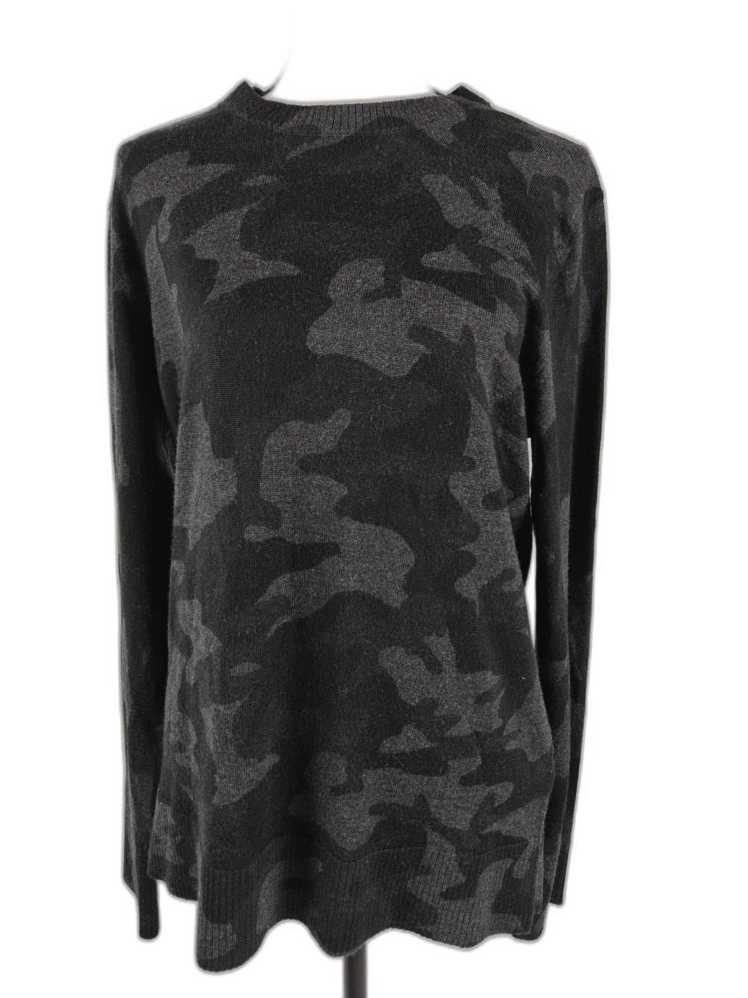 Women’s Banana Republic Camo Sweater Gray Size M