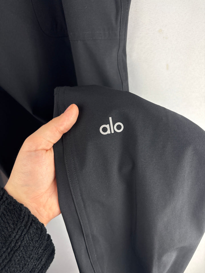 Women’s Alo Medium Black Cargo Parachute Pants