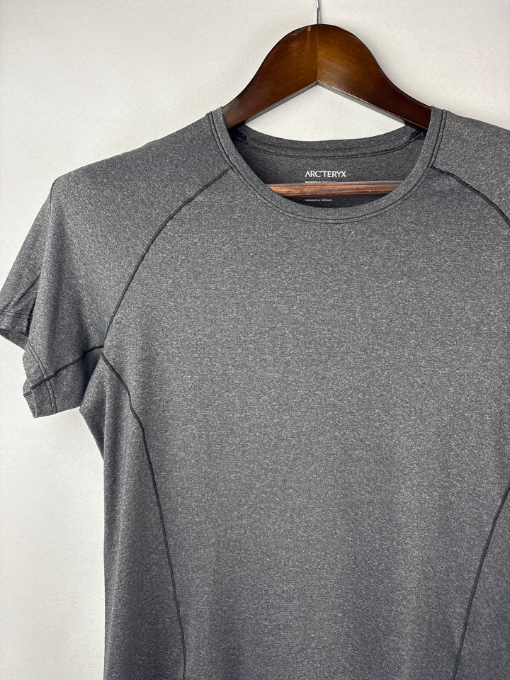 Women’s Arc’Teryx Small Dark Gray Sport T-Shirt