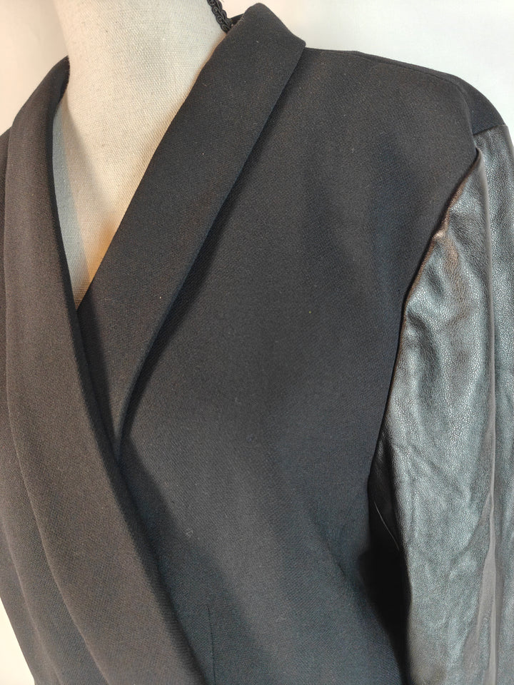 Womens LOFT Blazer Black Faux Leather Sleeve Size 18T