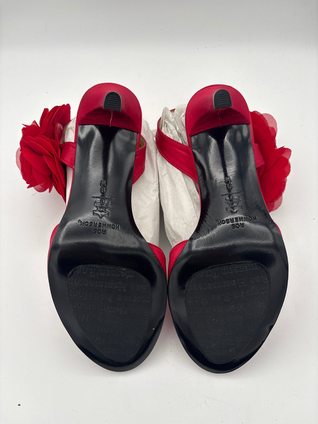Women’s Ros Hommerson Size 9 Bright Red Satin Flower Pumps