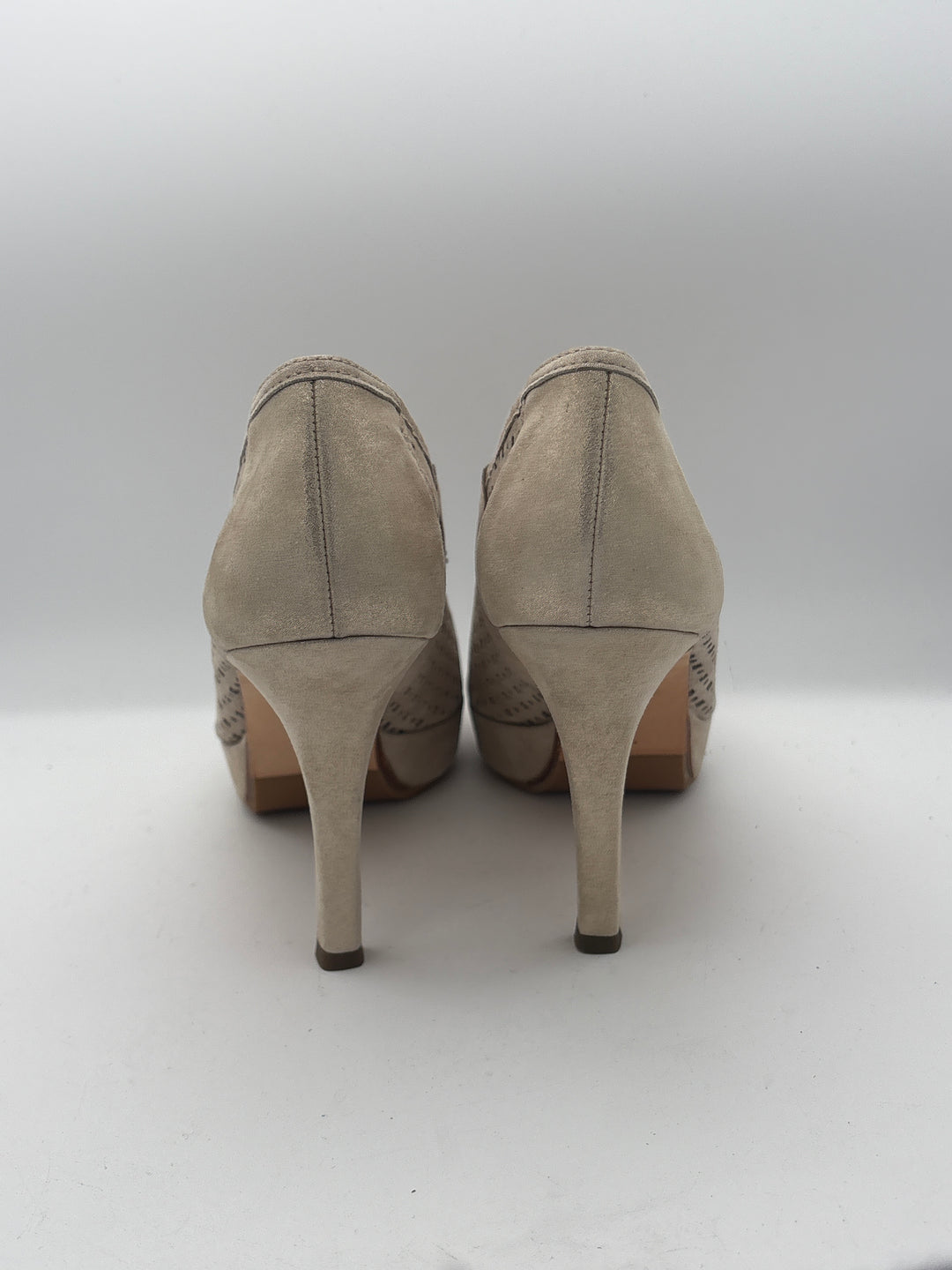 Women’s Paul Green Size 9 Goldish Taupe Suede Pumps