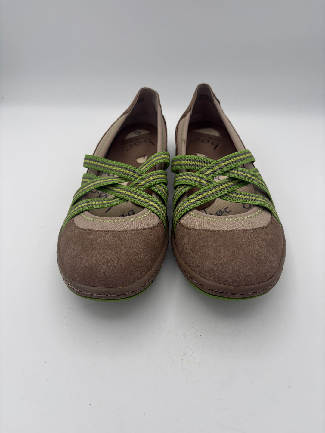 Women’s B.O.C Size 7.5 Taupe & Green Nambe Mary Jane Flats
