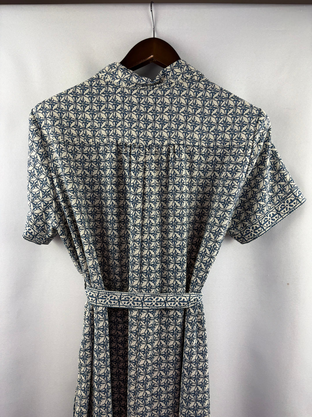 Women’s Mad Studio Large Cream w/ Blue Patterned Maxi Dress