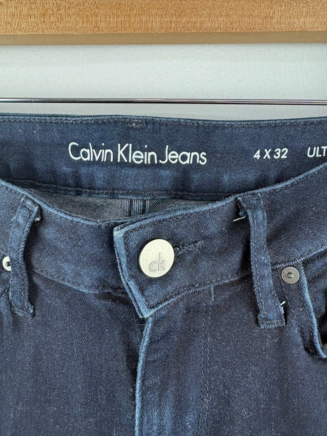 Women’s Calvin Klein Jeans Size 4x32 Dark Blue Skinny Jeans