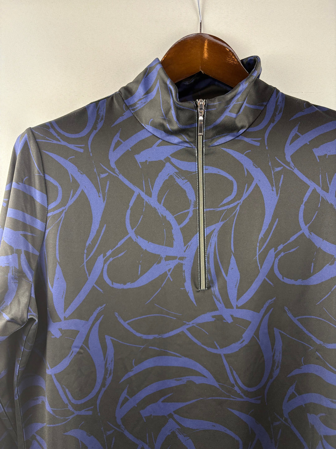Women’s Chico’s Large Black & Blue Swipe Pattern Half Zip Athletic Shirt