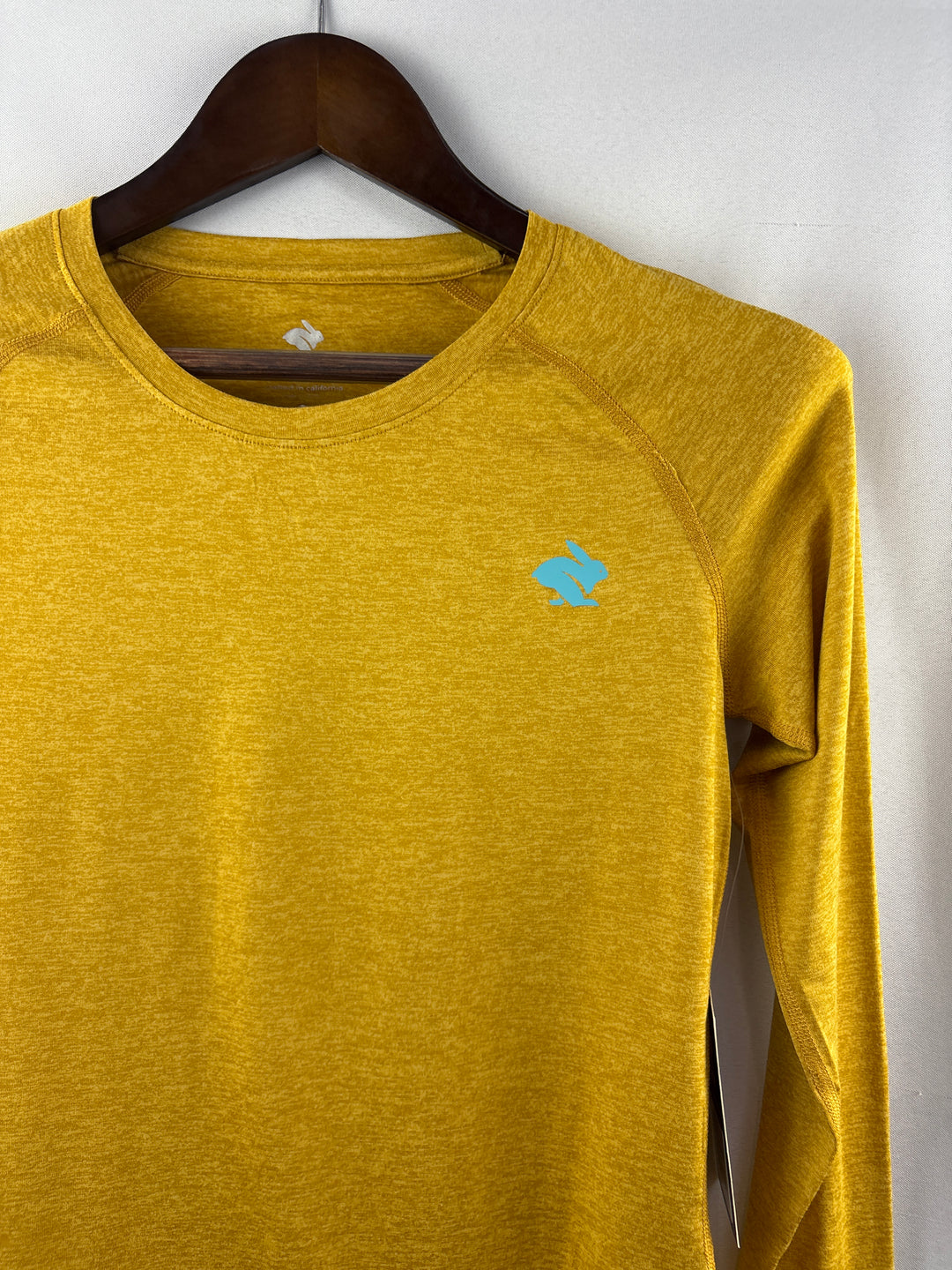 Women’s Rabbit Small Mustard Long Sleeve Active Shirt