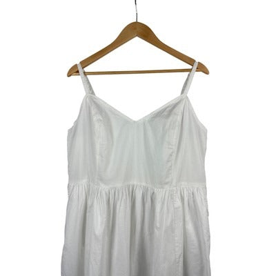 Women’s Old Navy Size XL White Maxi Sundress.