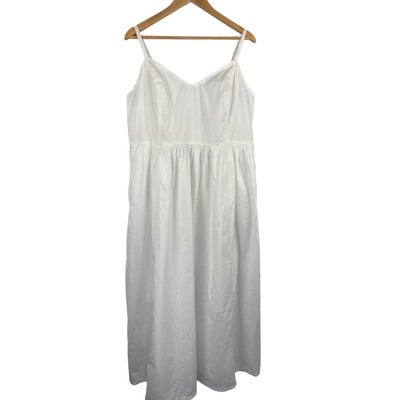 Women’s Old Navy Size XL White Maxi Sundress.