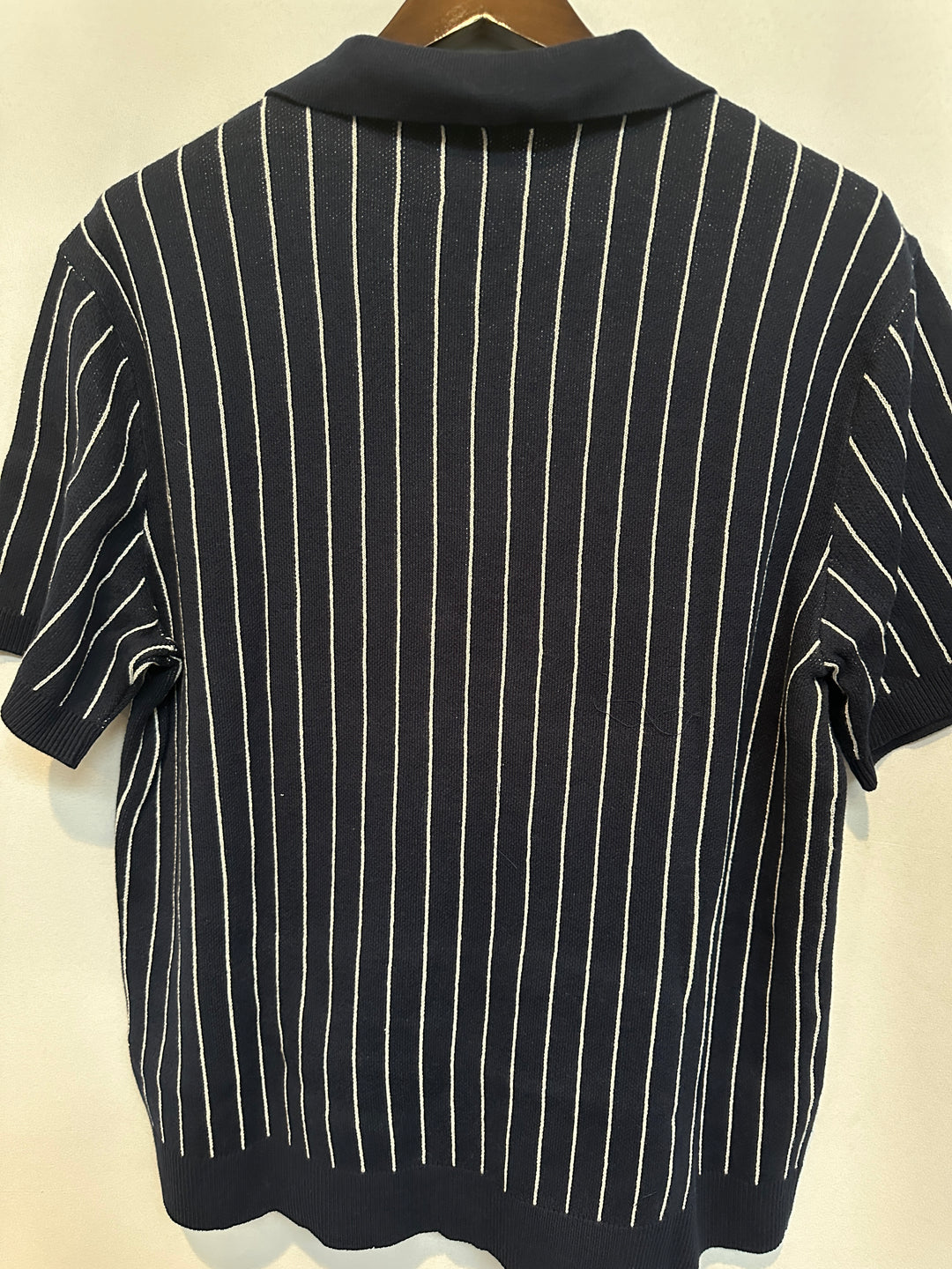 Men’s American Eagle Short Sleeve Blue and White Striped Polo Sweater Size L