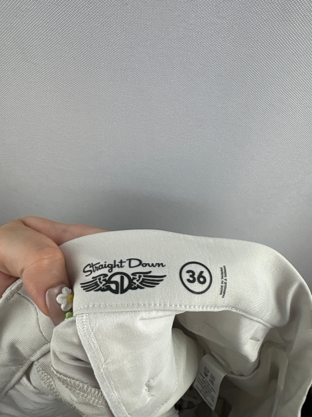 Men’s Straight Down Size 36 Khaki Golf Shorts