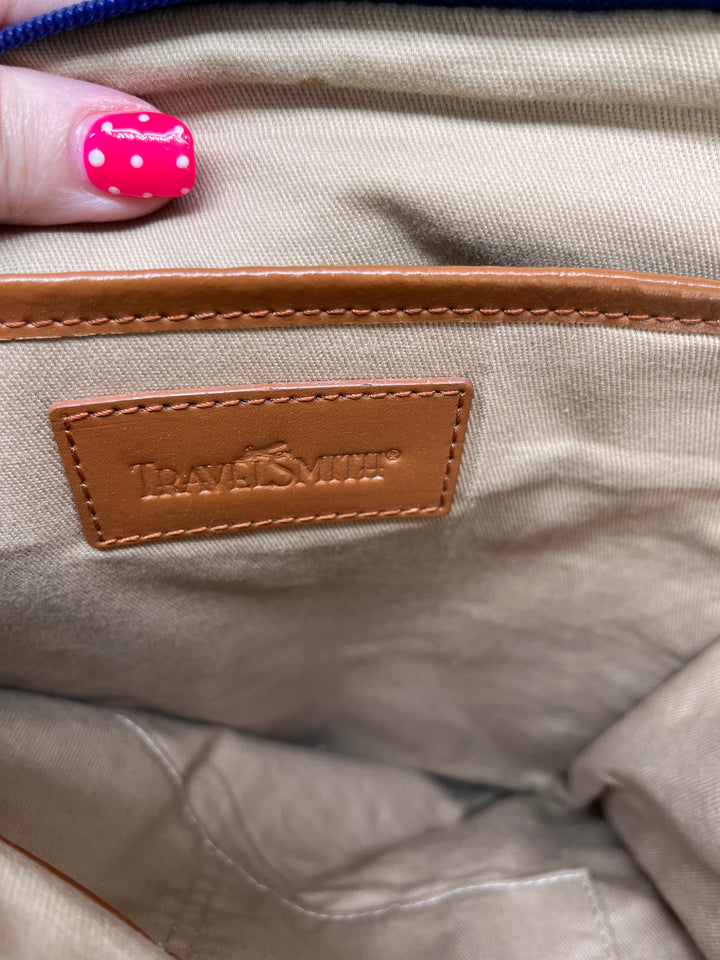 TravelSmith Anti Theft Crossbody Bag Travel Organizer Multi Pocket Shoulder Purse