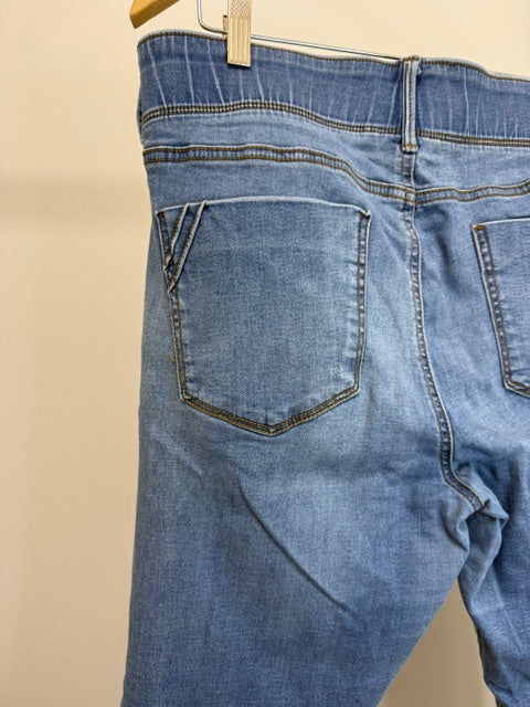 APT. 9 Skinny Jeans (Light Wash, Stretch, 28” Inseam) Sz14