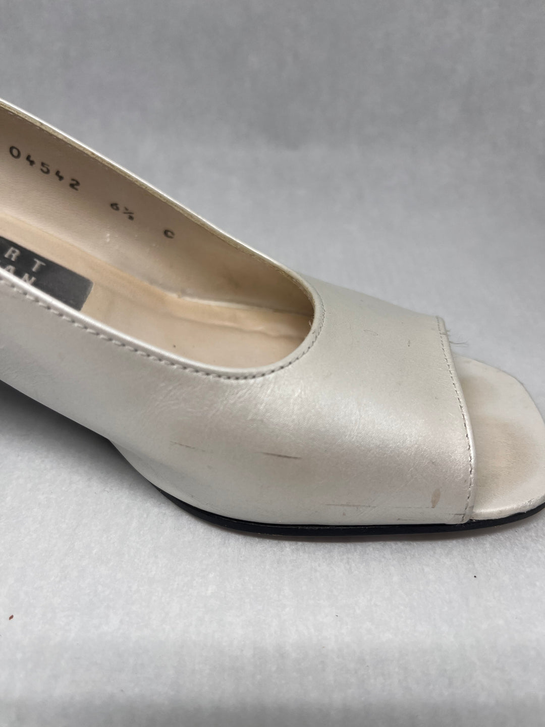 Stuart Weitzman Shimmery Cream Open Toe Slingback Heels Size 6