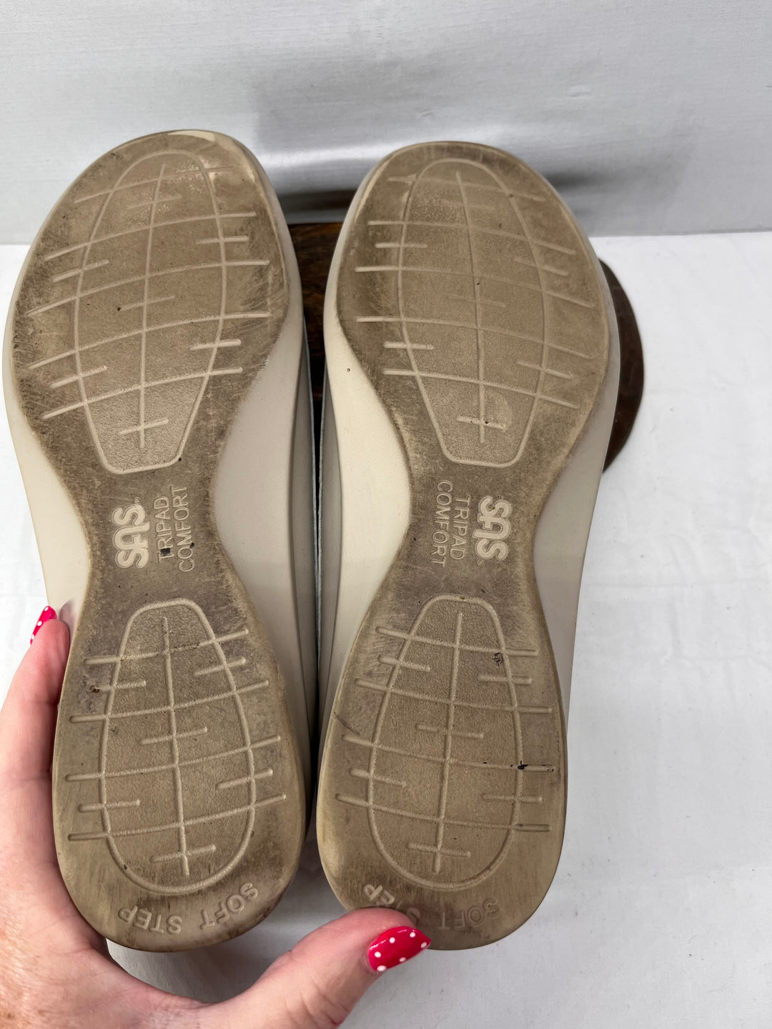 SAS Traveler Women’s Size 9 Bone Leather Comfort Walking Shoes Lace Up Casual