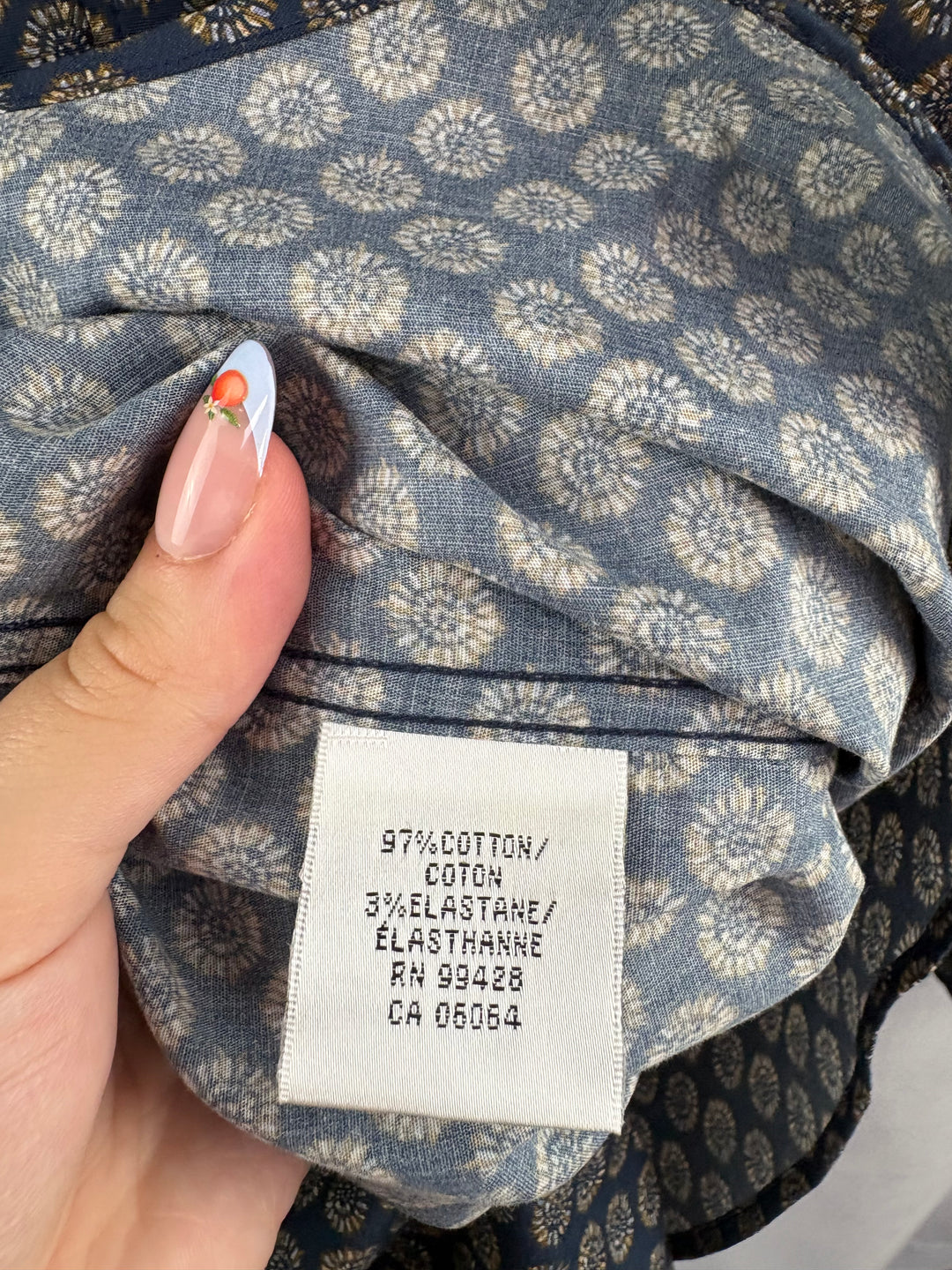 Men’s Bugatchi Medium Navy Button Up w/ Pattern